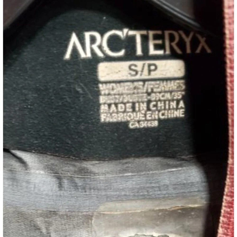 Arc'teryx Beta AR Jacket Womens Small Red Gore-Tex Pro Shell Hooded - Picture 4 of 5